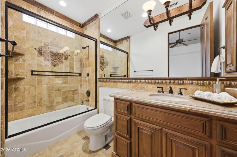 Guest Ensuite Bathroom 2