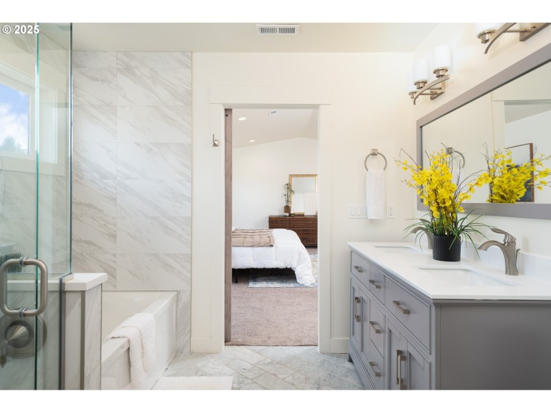 Owner's Suite Bathroom