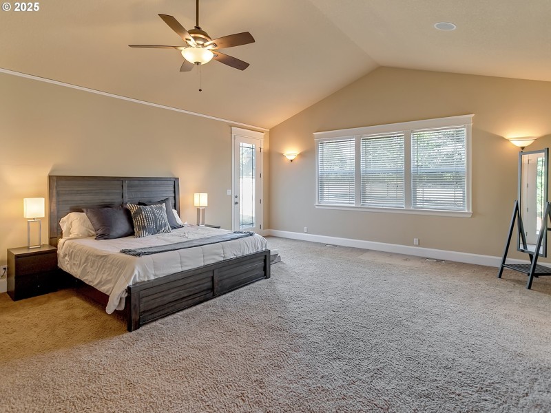 Bedroom, Primary