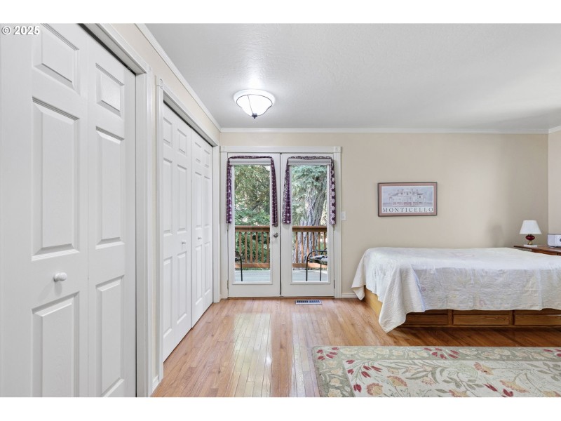 Bedroom, Primary