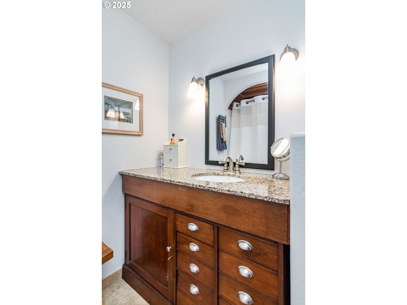 Bathroom, Attached
