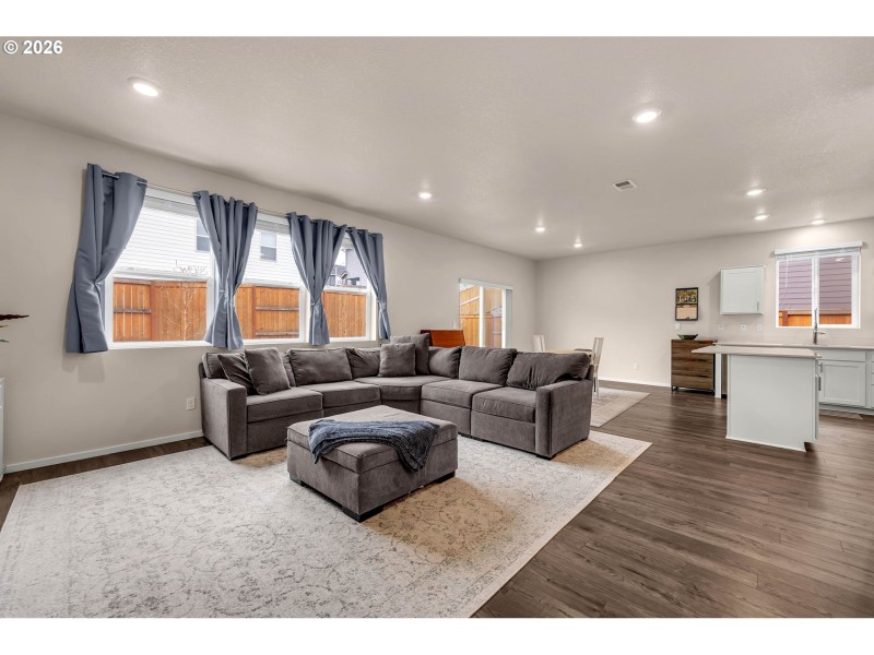 Living Room/Dining Room