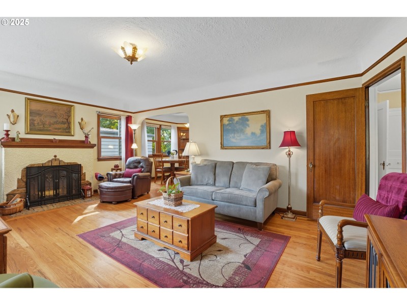 Living Room/Dining Room