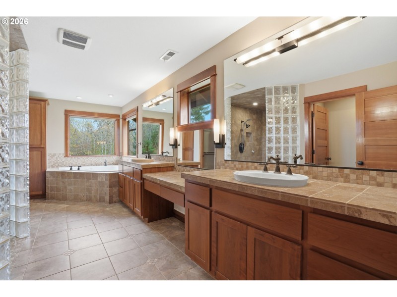 Owner's Suite Bathroom