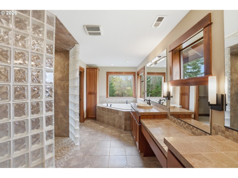 Owner's Suite Bathroom