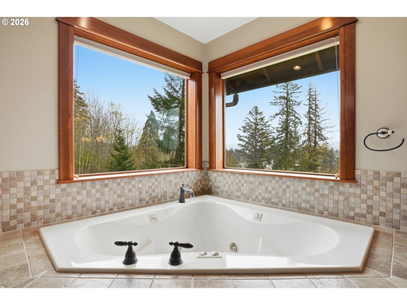 Owner's Suite Bathroom