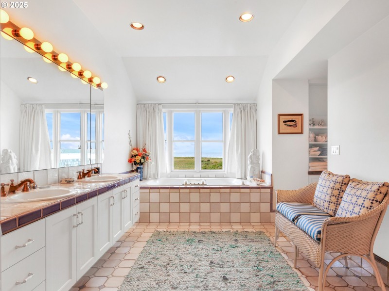 Bathroom, Attached