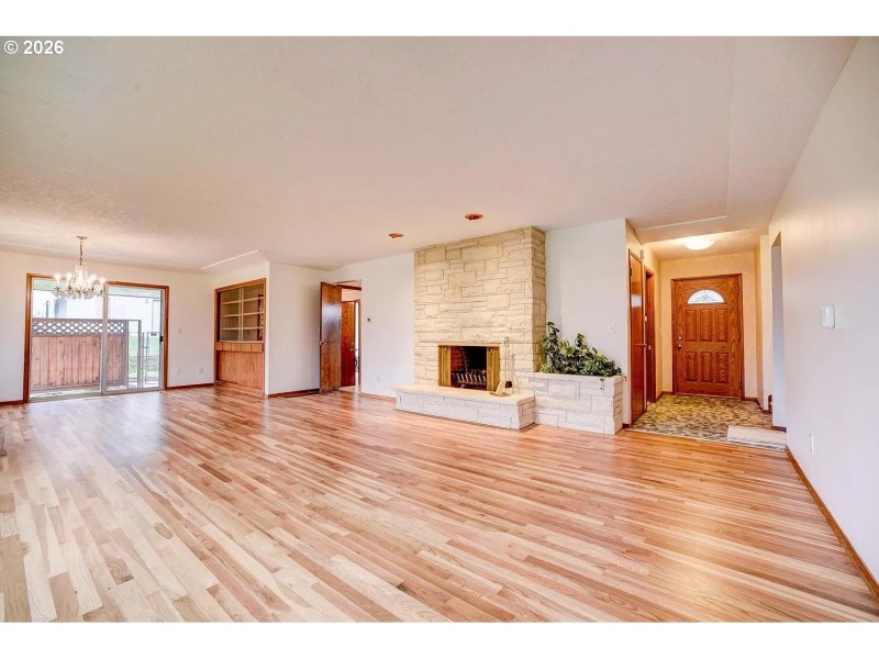 Living Room/Dining Room