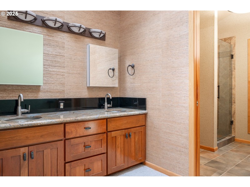 Owner's Suite Bathroom