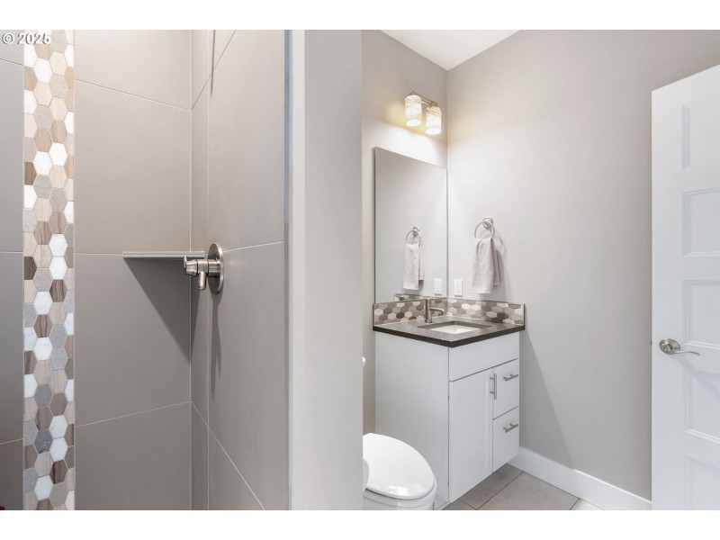 Bathroom, Continental