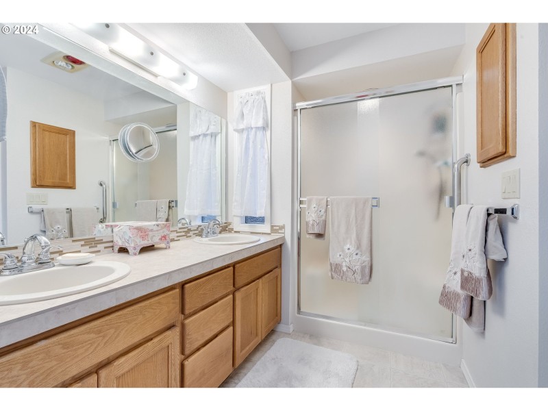 Owner's Suite Bathroom