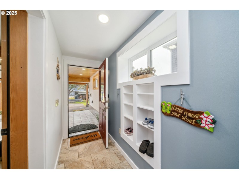 Entrance/Foyer