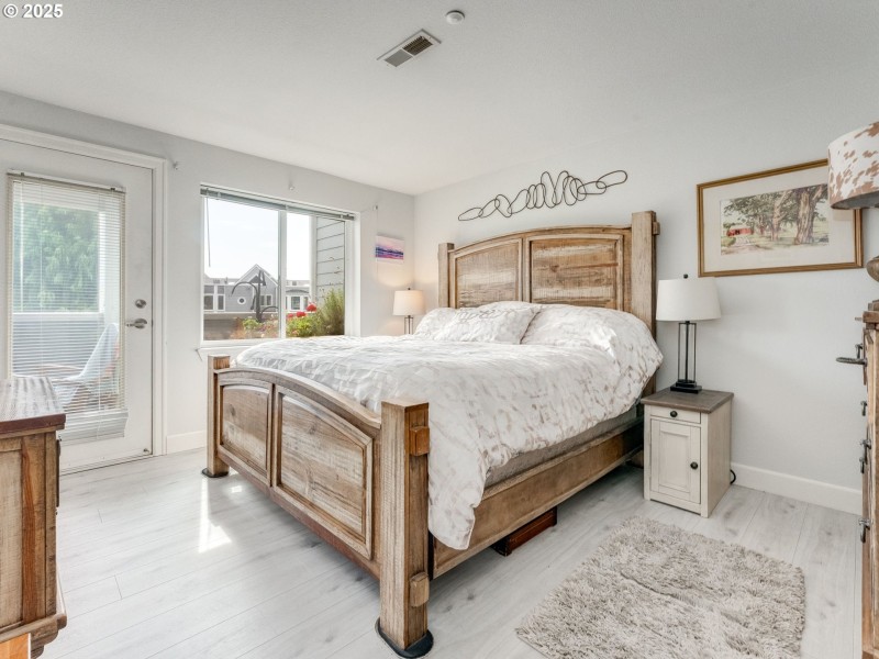 Bedroom, Primary