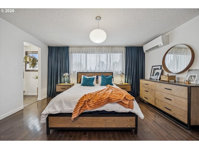 Bedroom, Owner's Suite