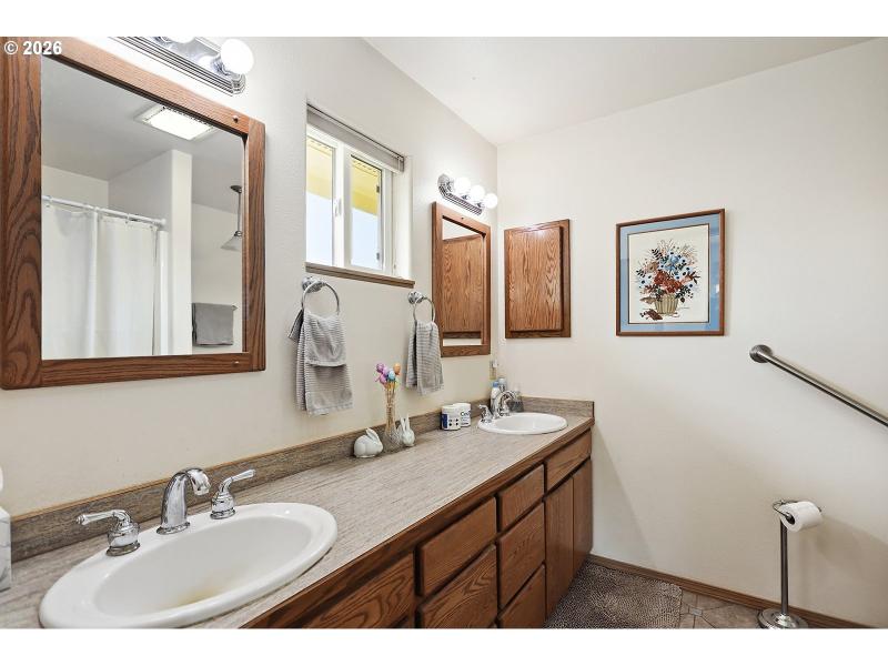 Owner's Suite Bathroom