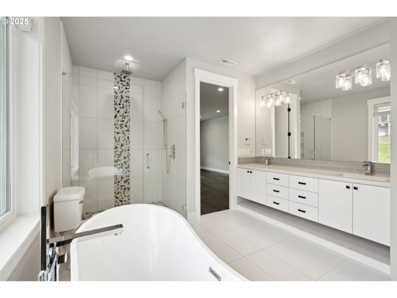 Owner's Suite Bathroom