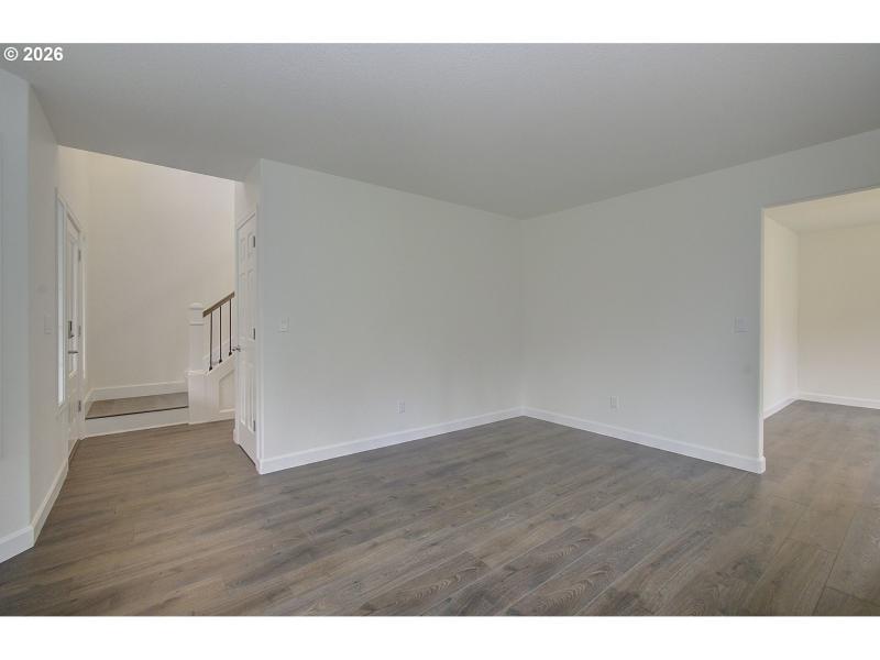 Living Room/Entrance