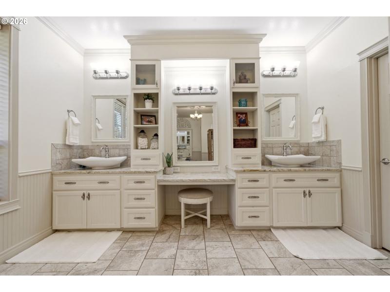 Owner's Suite Bathroom