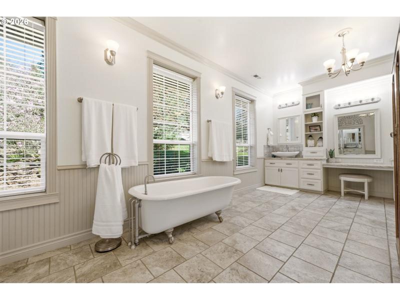 Owner's Suite Bathroom