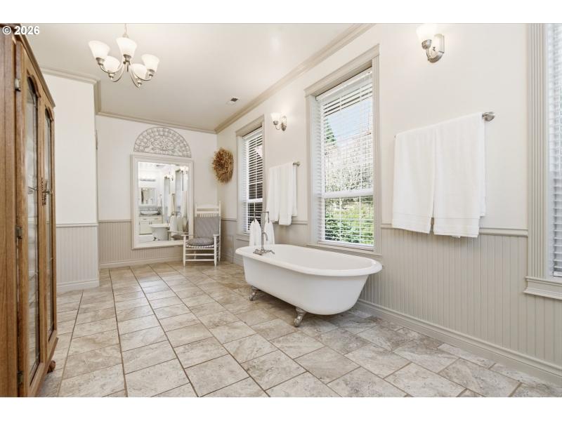 Owner's Suite Bathroom