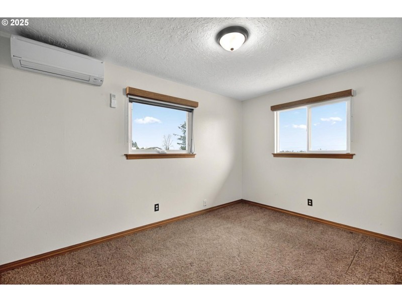 Bedroom, Primary