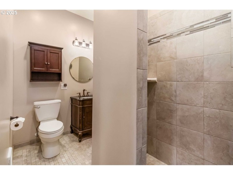 Owner's Suite Bathroom