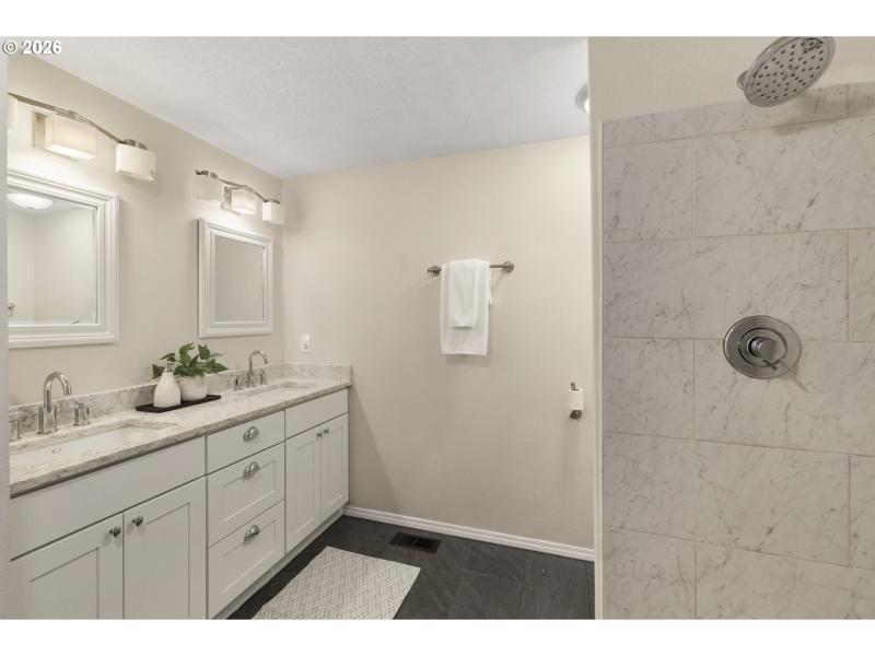 Owner's Suite Bathroom