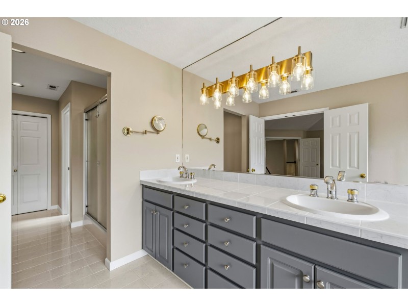 Owner's Suite Bathroom