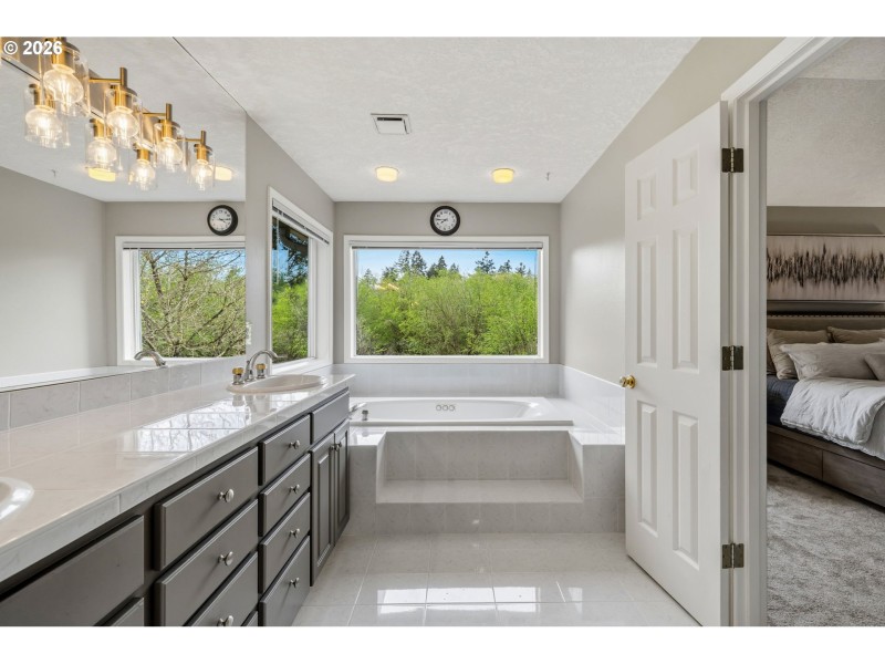 Owner's Suite Bathroom