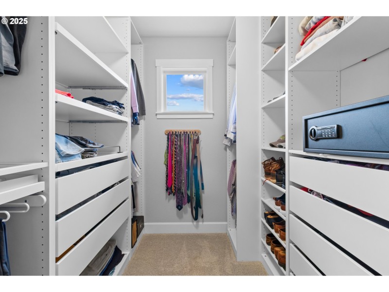 Bedroom, Primary