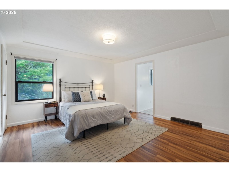 Bedroom, Primary