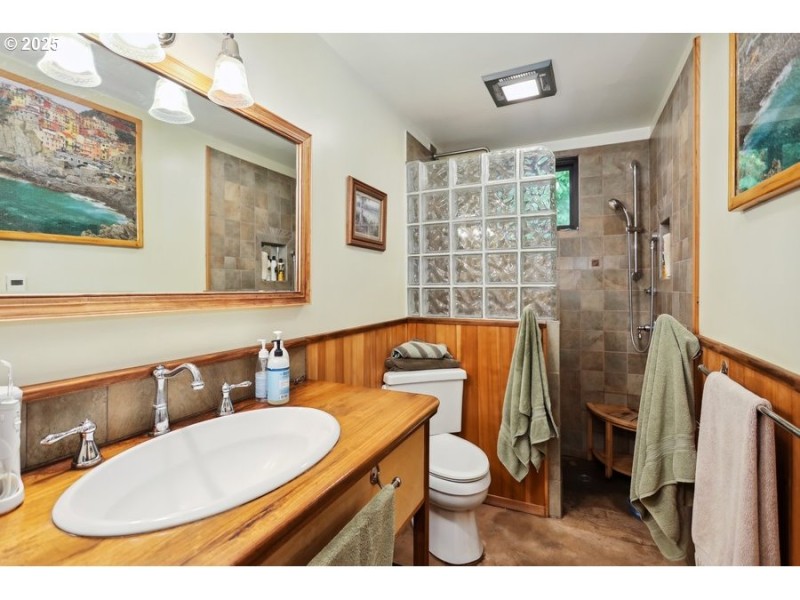 Owner's Suite Bathroom