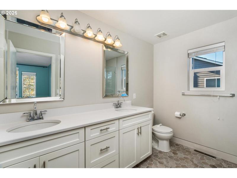 Owner's Suite Bathroom