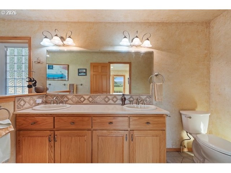 Owner's Suite Bathroom