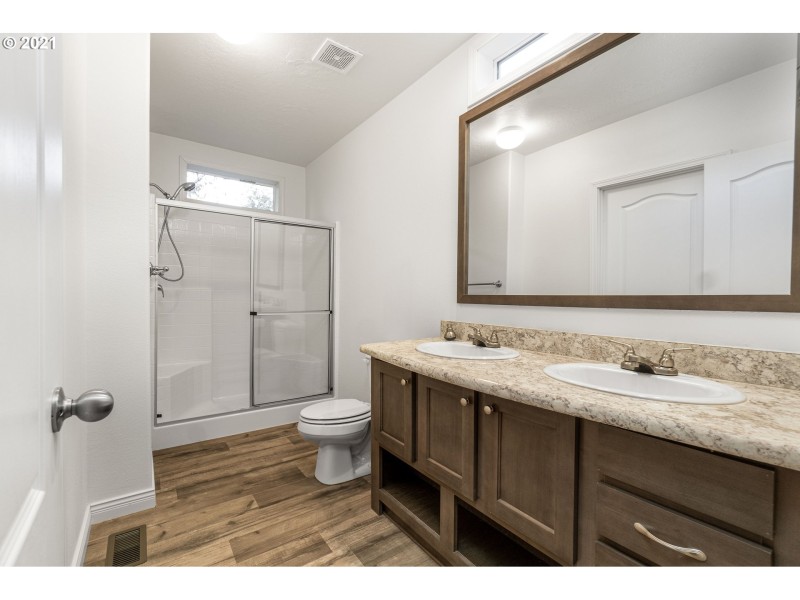 Bathroom, Attached