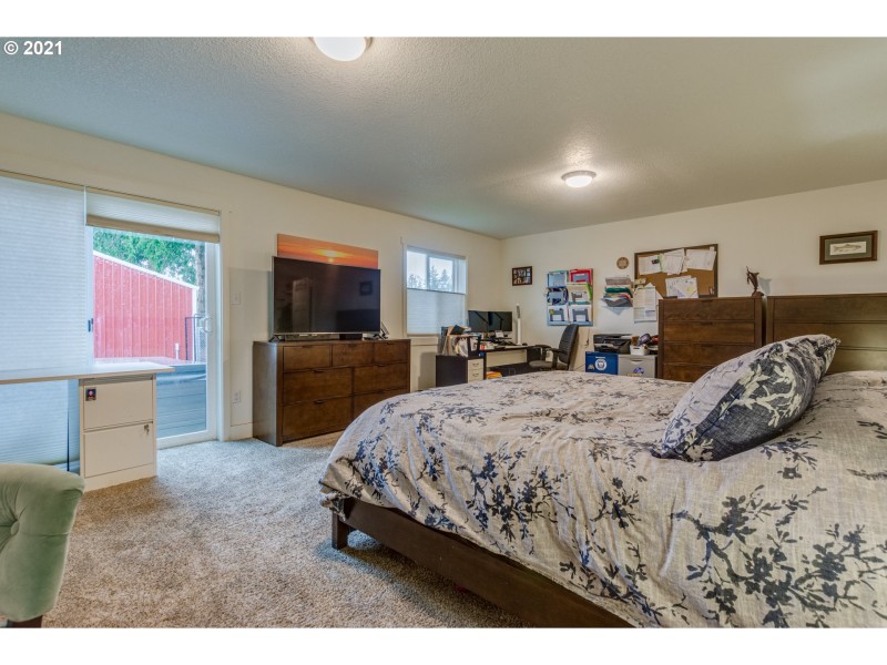 Bedroom, Primary