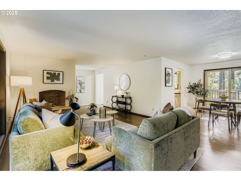 Living Room/Dining Room