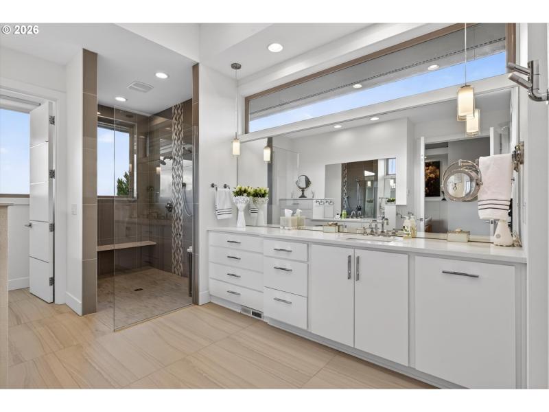 Owner's Suite Bathroom