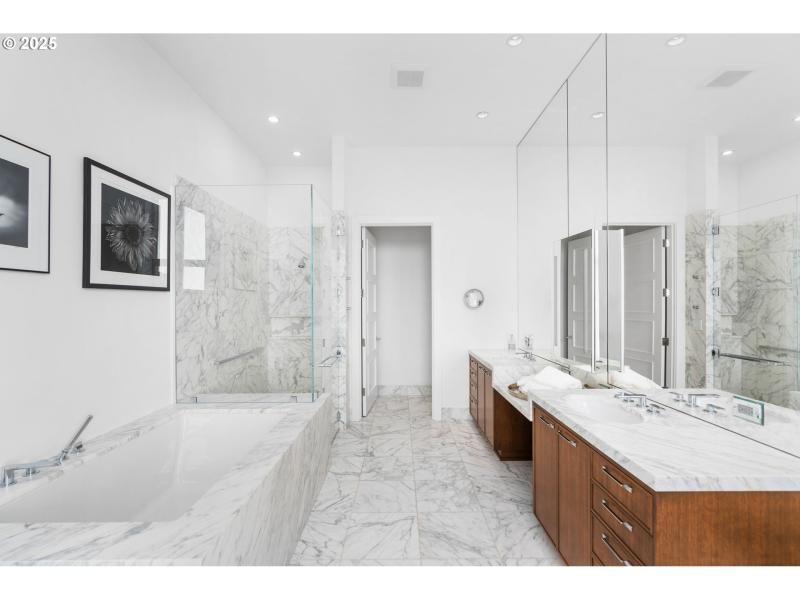 Bedroom, Owner's Suite