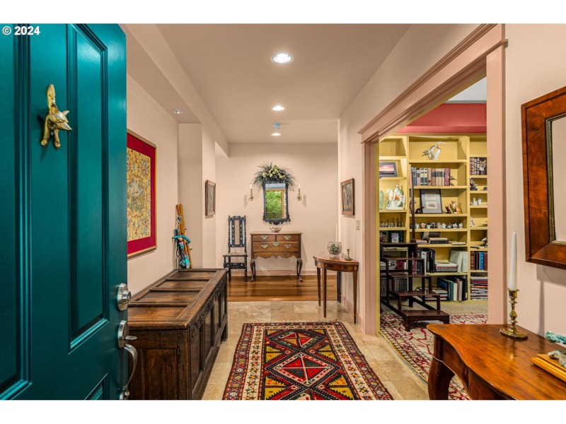 Entrance/Foyer