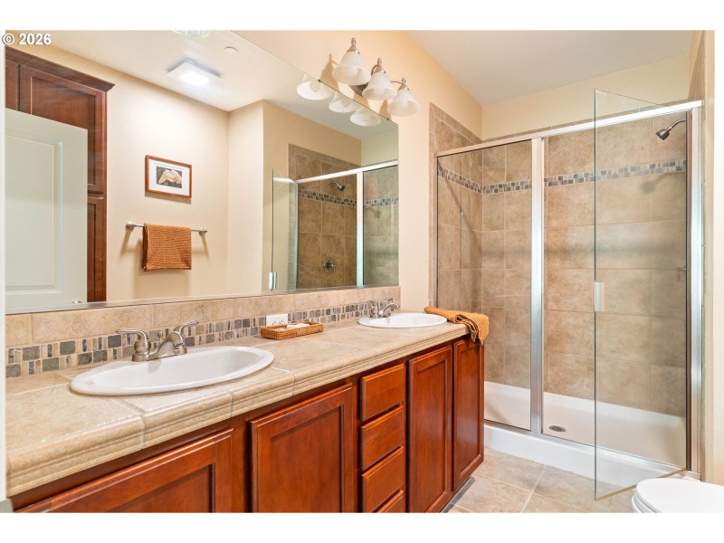 Owner's Suite Bathroom