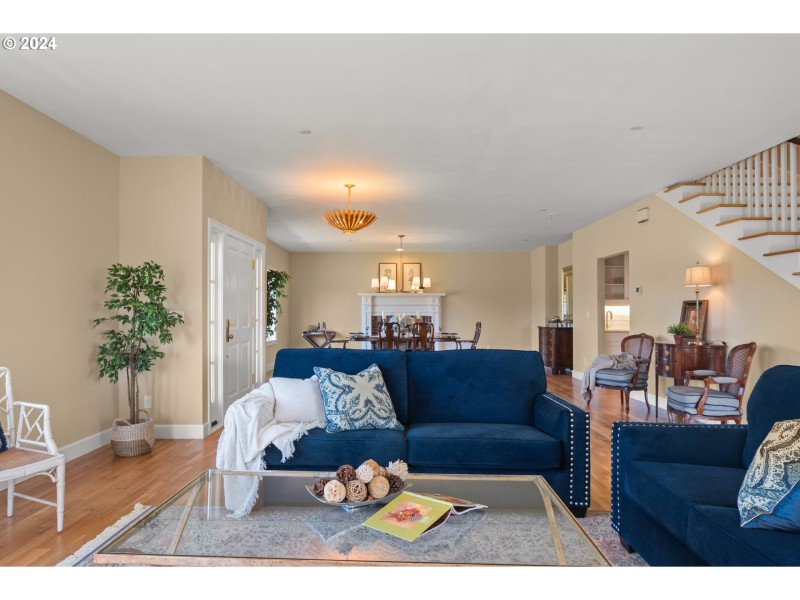 Living Room/Dining Room