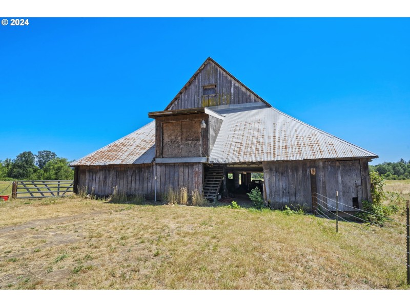 Barn