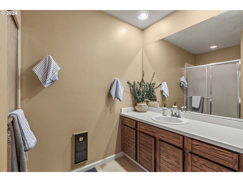Owner's Suite Bathroom