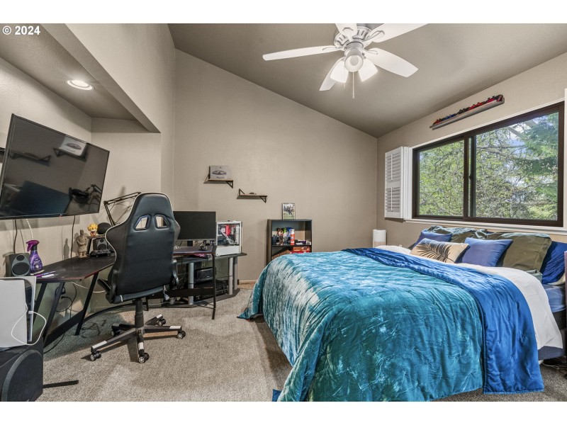 Bedroom, Primary