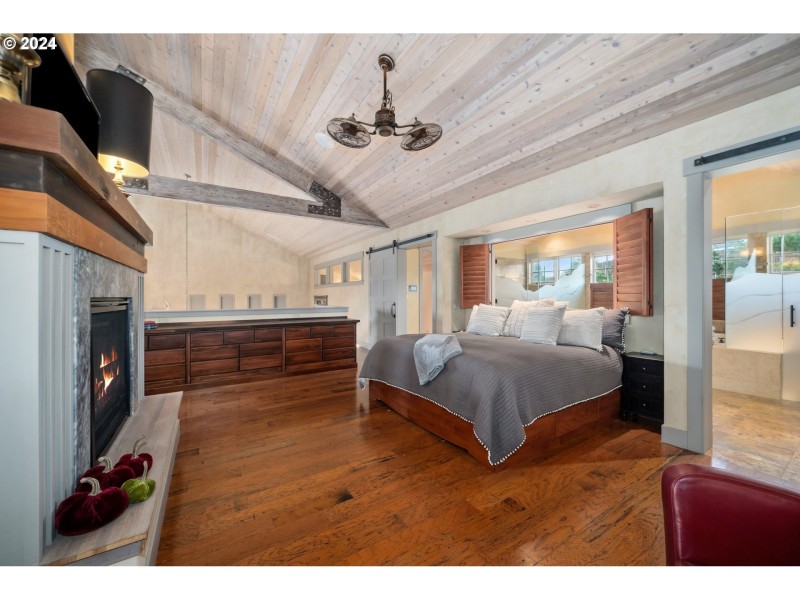 Owner's Suite Bedroom