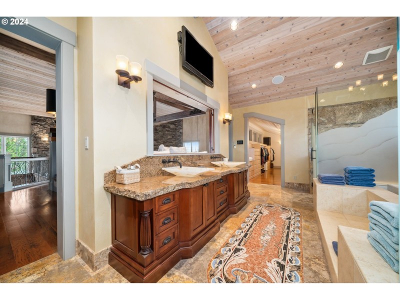 Owner's Suite Bathroom