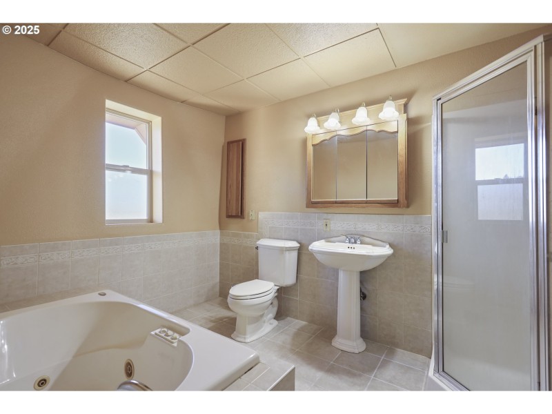 Bathroom, Attached