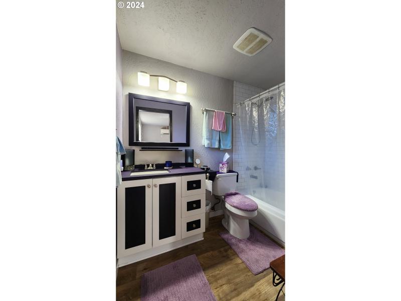 Bathroom, Continental