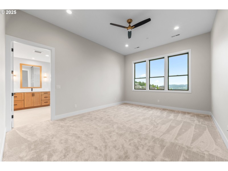 Bedroom, Primary